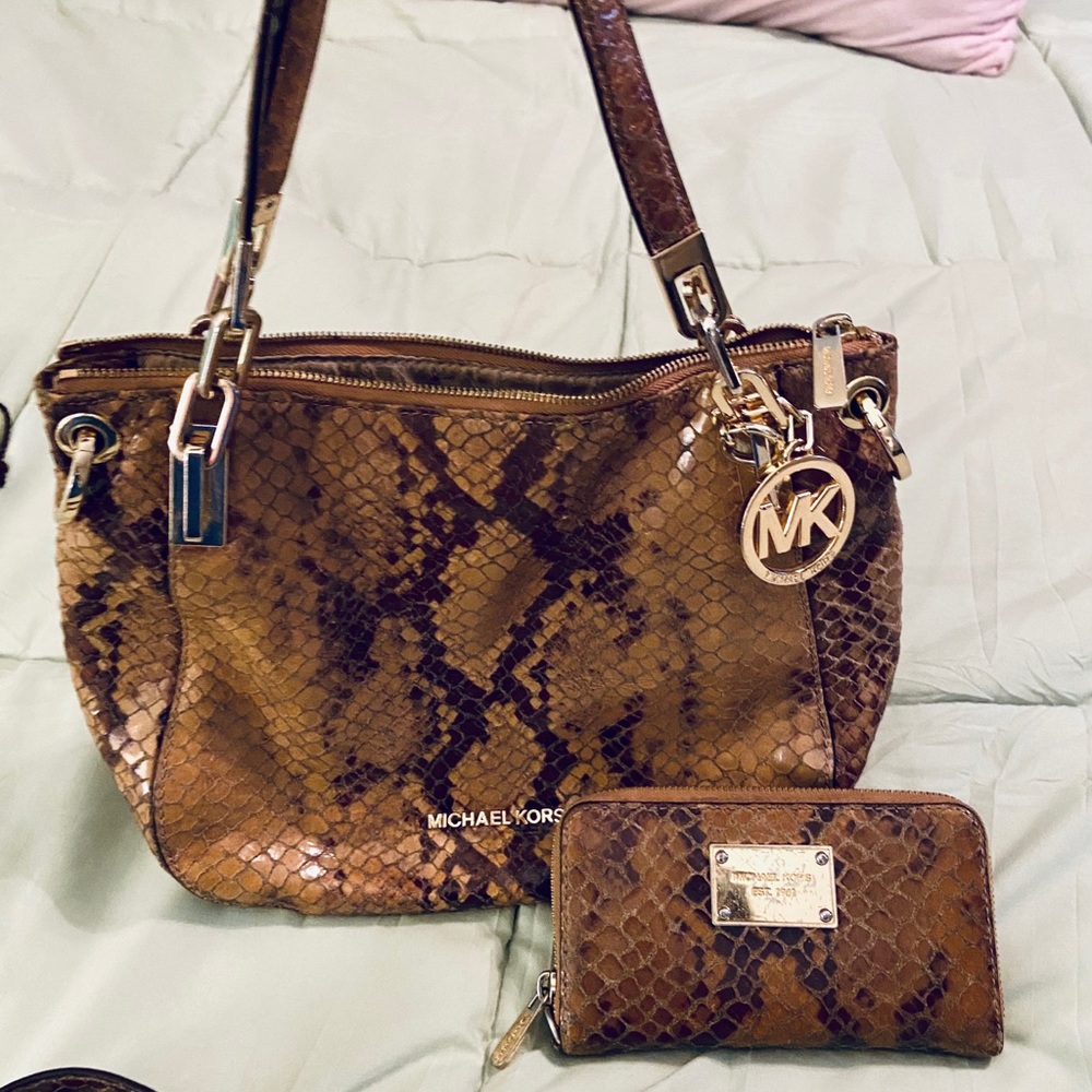 Michael Kors Snakeskin handbag with Wallet